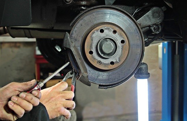 Auto części – gdzie i jak kupić części do samochodu